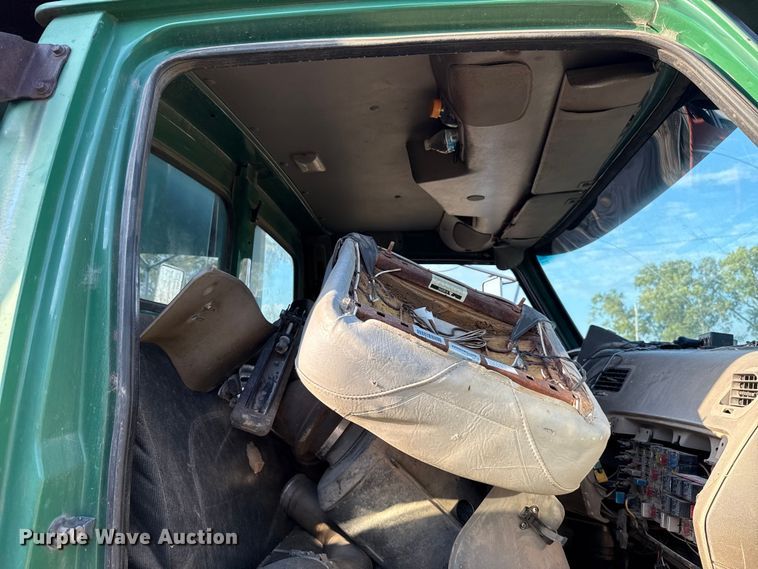 image for item EU5127 2005 Sterling Acterra refuse truck