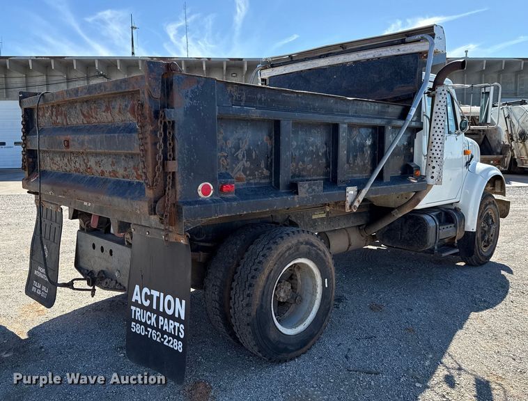 image for item EU5128 1993 International 4700 dump truck