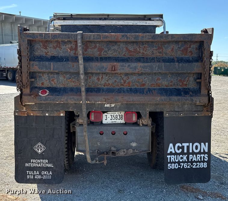 image for item EU5128 1993 International 4700 dump truck