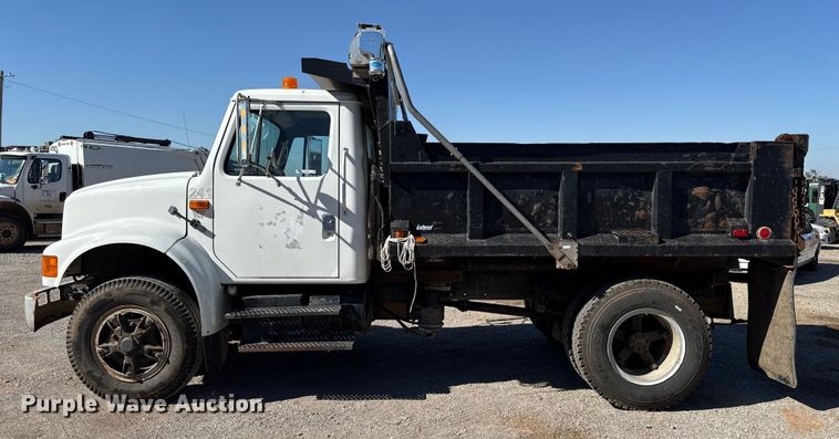 image for item EU5128 1993 International 4700 dump truck