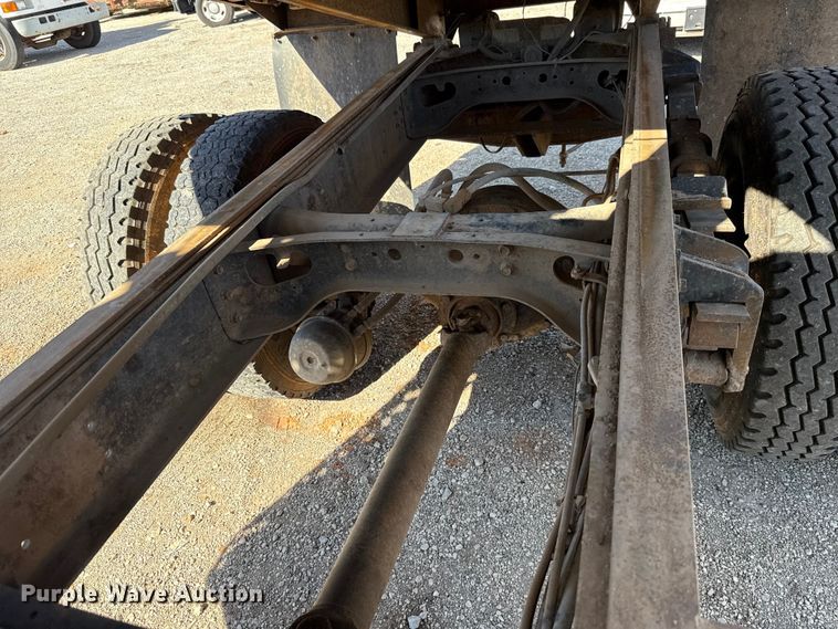 image for item EU5128 1993 International 4700 dump truck