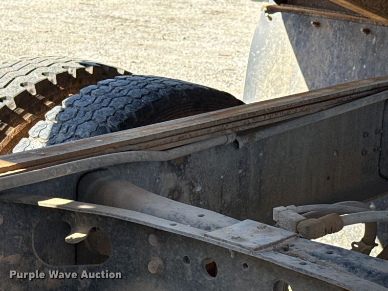 image for item EU5128 1993 International 4700 dump truck