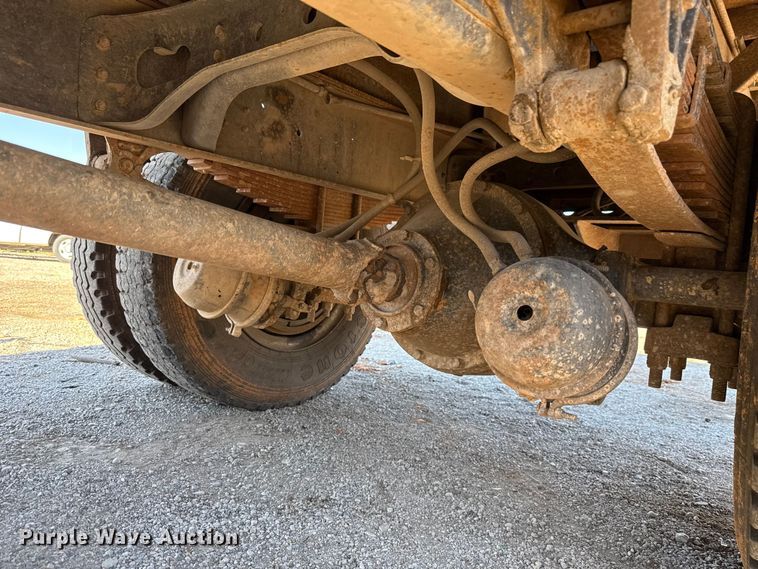 image for item EU5128 1993 International 4700 dump truck