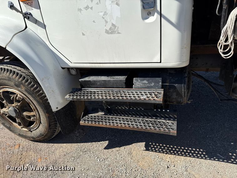 image for item EU5128 1993 International 4700 dump truck