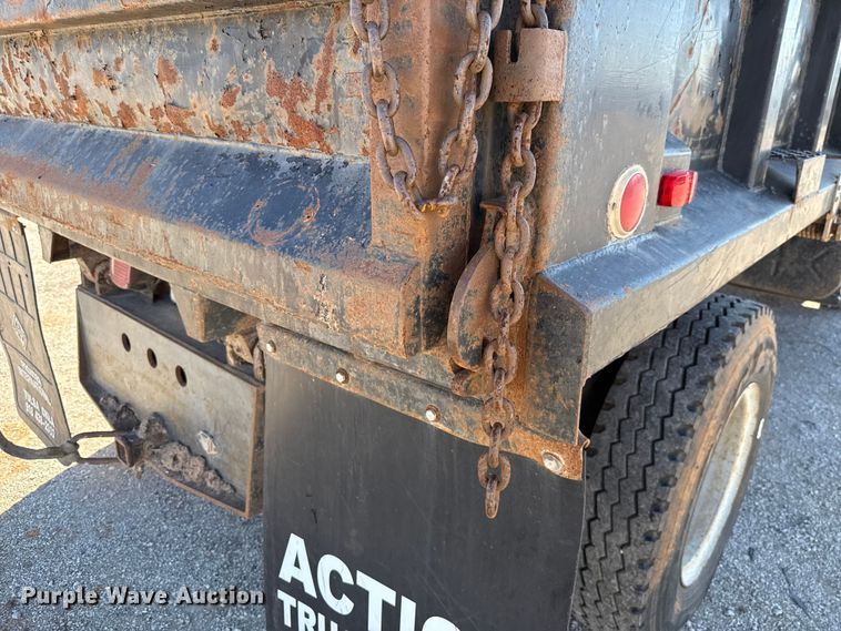 image for item EU5128 1993 International 4700 dump truck