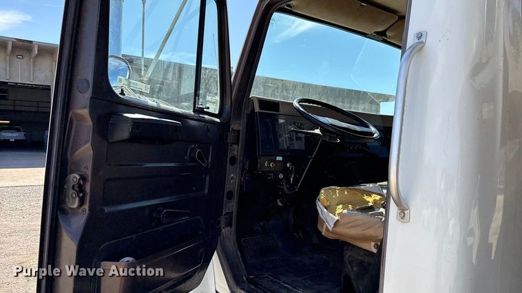 image for item EU5128 1993 International 4700 dump truck