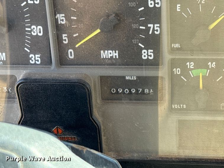 image for item EU5128 1993 International 4700 dump truck