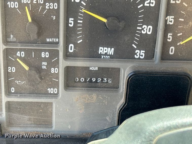 image for item EU5128 1993 International 4700 dump truck