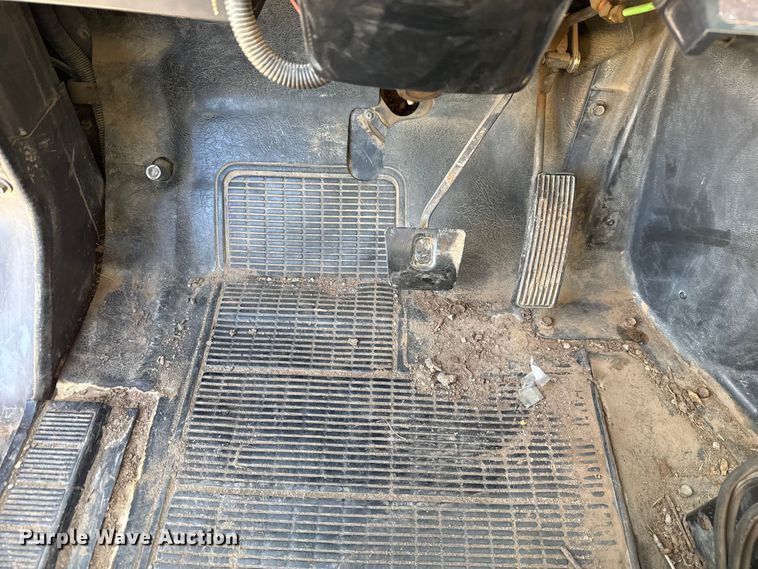 image for item EU5128 1993 International 4700 dump truck