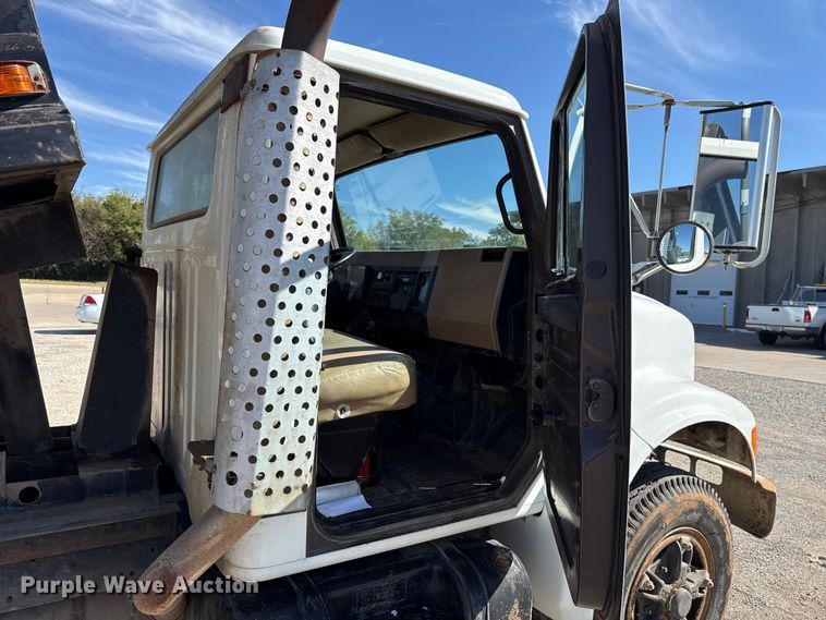 image for item EU5128 1993 International 4700 dump truck