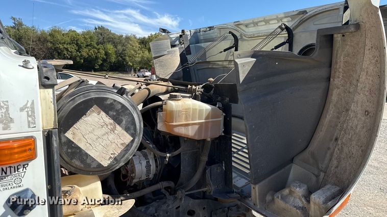 image for item EU5128 1993 International 4700 dump truck