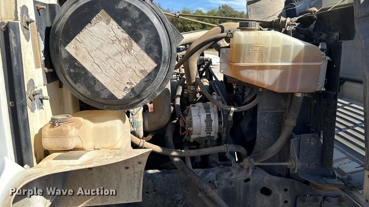 image for item EU5128 1993 International 4700 dump truck