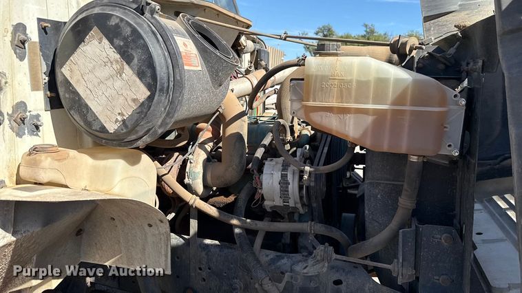 image for item EU5128 1993 International 4700 dump truck