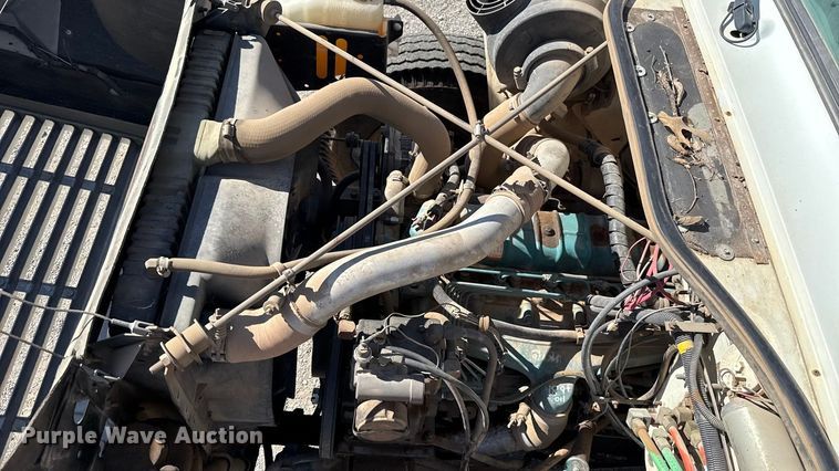 image for item EU5128 1993 International 4700 dump truck