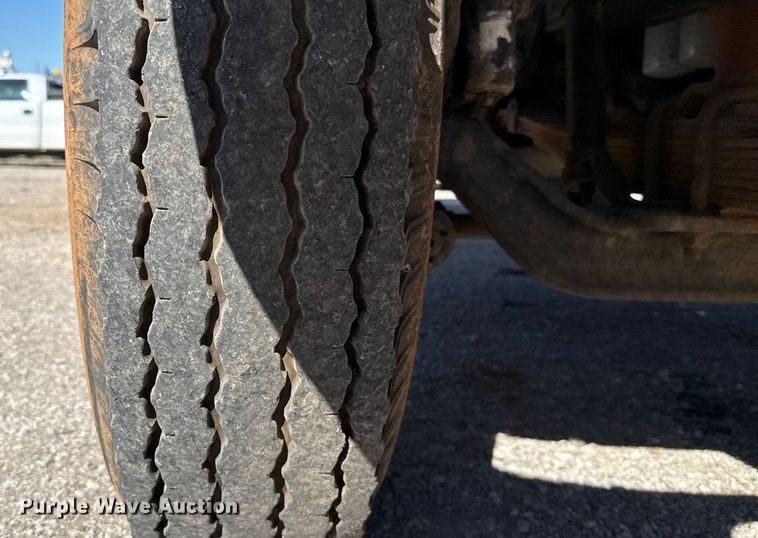 image for item EU5128 1993 International 4700 dump truck