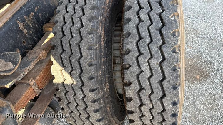 image for item EU5128 1993 International 4700 dump truck