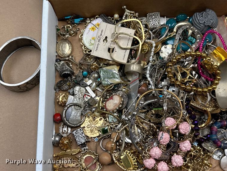 image for item EU5378 Jewelry