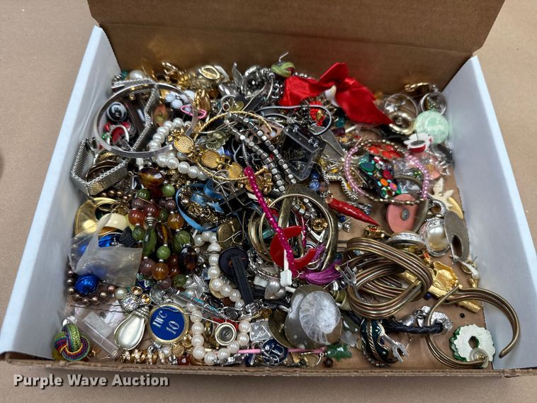 image for item EU5379 Jewelry