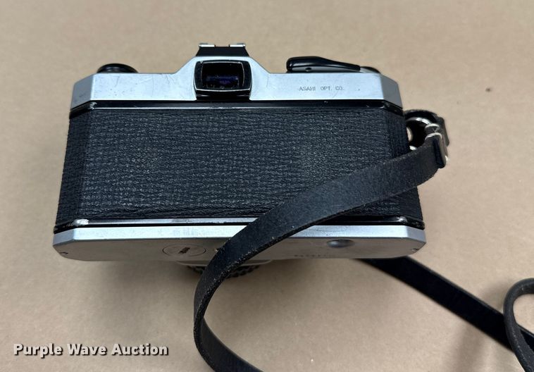 image for item EU5381 (2) cameras