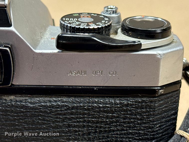 image for item EU5381 (2) cameras