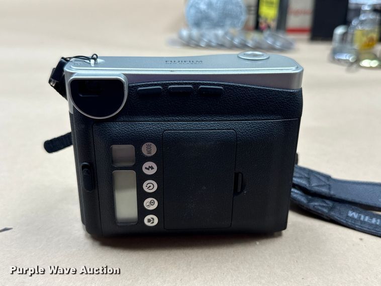 image for item EU5381 (2) cameras