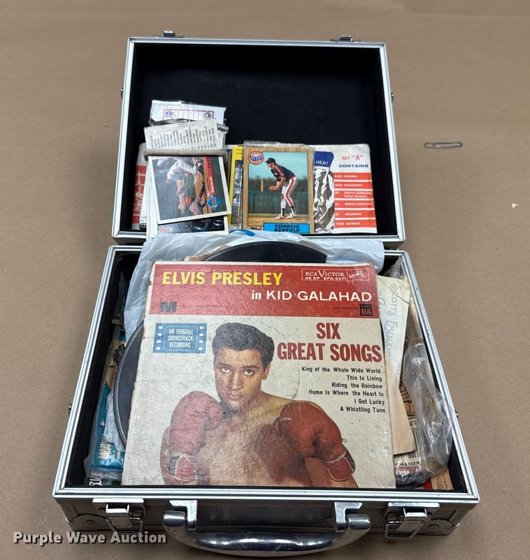 image for item EU5382 Sports cards