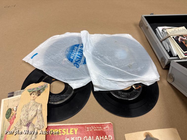 image for item EU5382 Sports cards