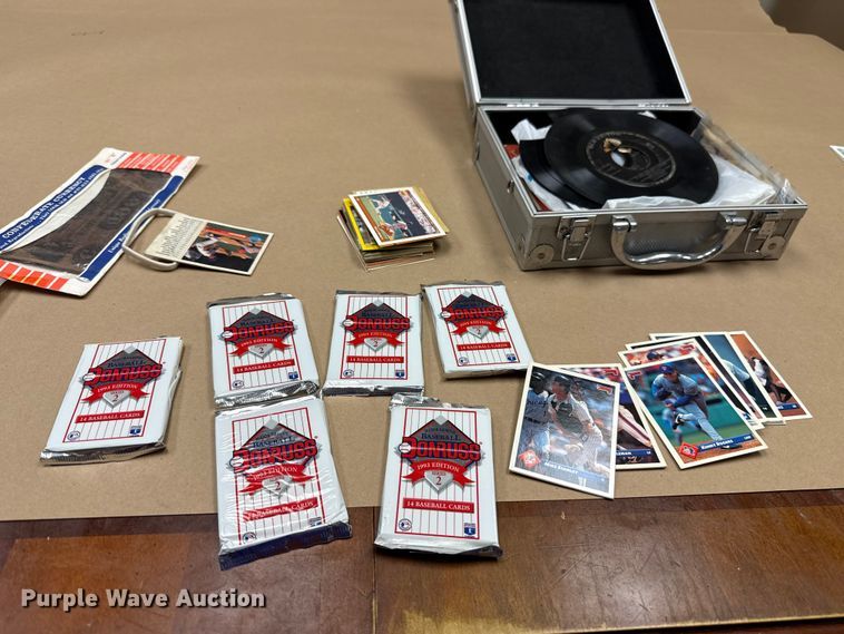 image for item EU5382 Sports cards