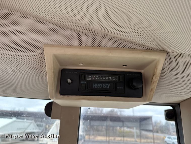 image for item EU5409 2003 John Deere 6415 tractor