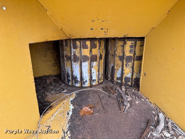 image for item EU5410 2000 Vermeer BC1250A wood chipper