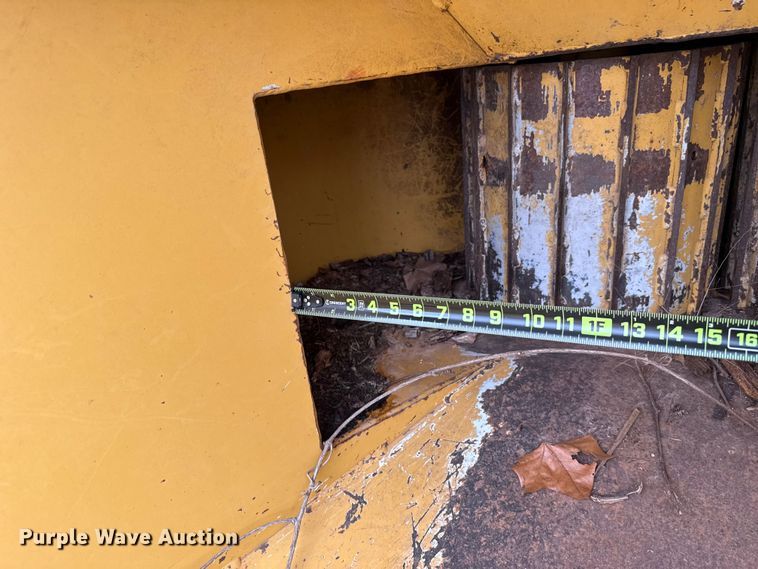 image for item EU5410 2000 Vermeer BC1250A wood chipper