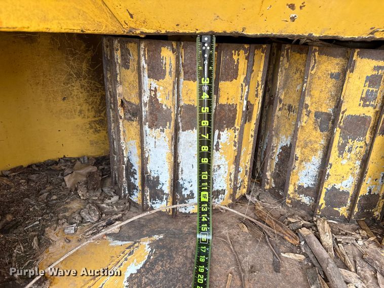 image for item EU5410 2000 Vermeer BC1250A wood chipper