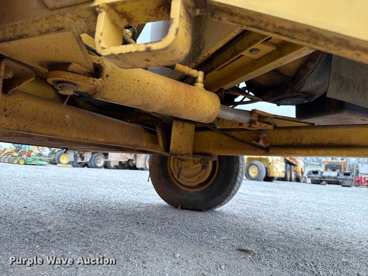 image for item EU5410 2000 Vermeer BC1250A wood chipper