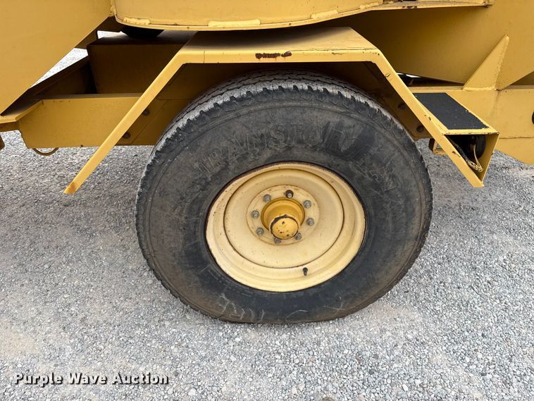 image for item EU5410 2000 Vermeer BC1250A wood chipper