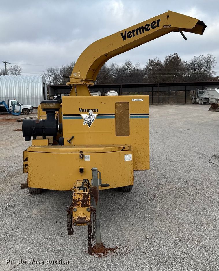 image for item EU5411 2001 Vermeer BC1800A wood chipper