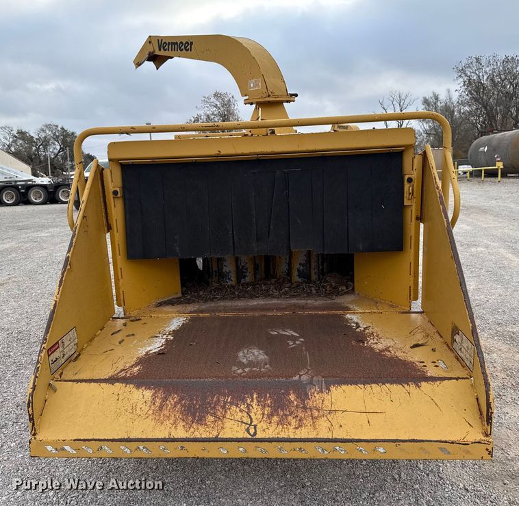 image for item EU5411 2001 Vermeer BC1800A wood chipper