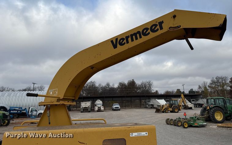 image for item EU5411 2001 Vermeer BC1800A wood chipper
