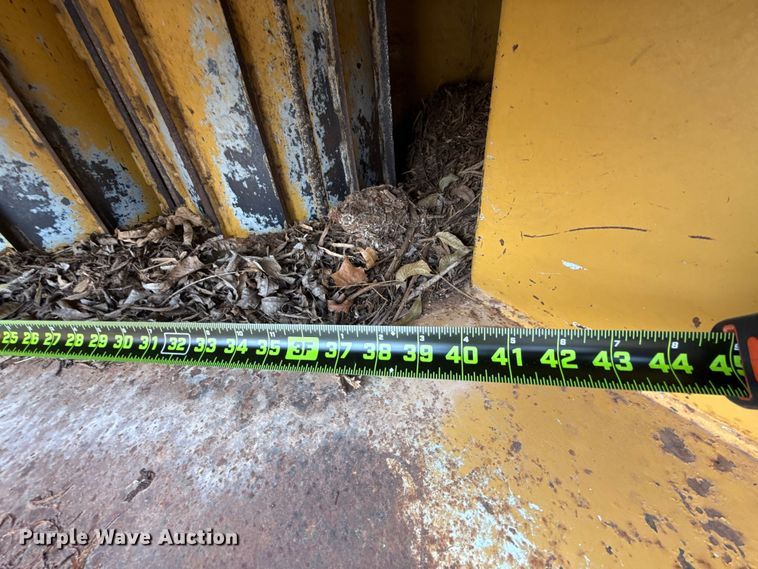 image for item EU5411 2001 Vermeer BC1800A wood chipper