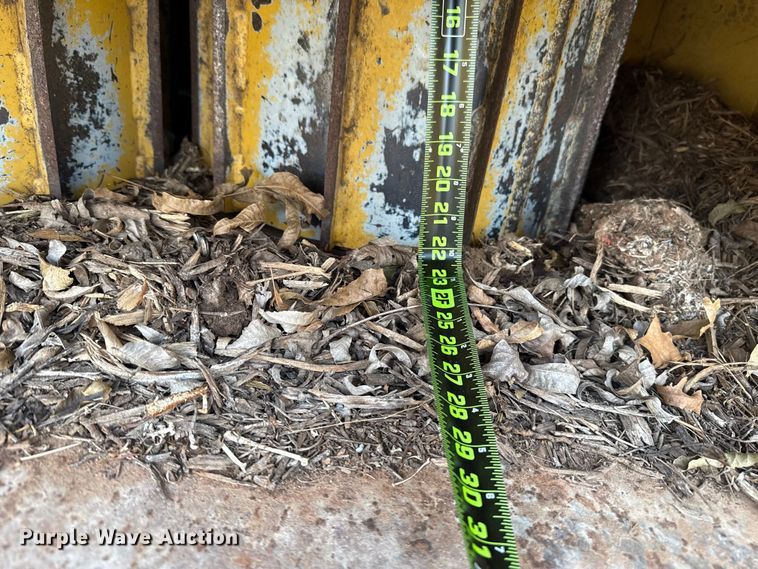 image for item EU5411 2001 Vermeer BC1800A wood chipper