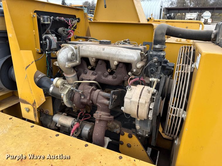 image for item EU5411 2001 Vermeer BC1800A wood chipper