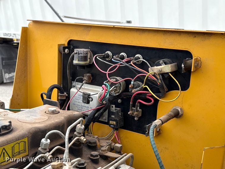 image for item EU5411 2001 Vermeer BC1800A wood chipper