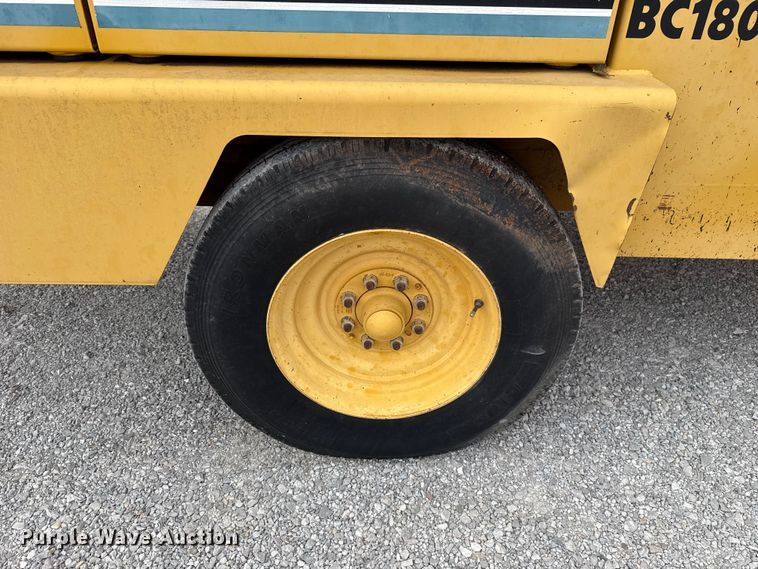 image for item EU5411 2001 Vermeer BC1800A wood chipper