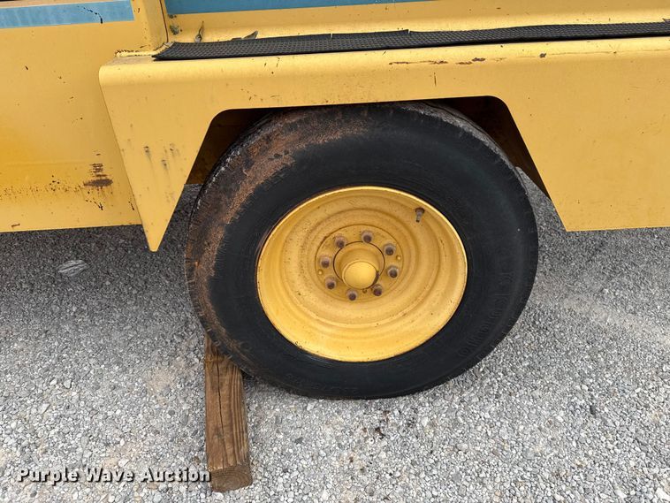 image for item EU5411 2001 Vermeer BC1800A wood chipper