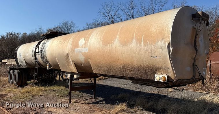 image for item EU5420 1970 Fruehauf TEHF2E asphalt trailer