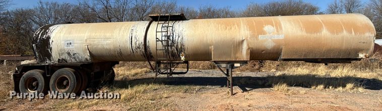 image for item EU5420 1970 Fruehauf TEHF2E asphalt trailer