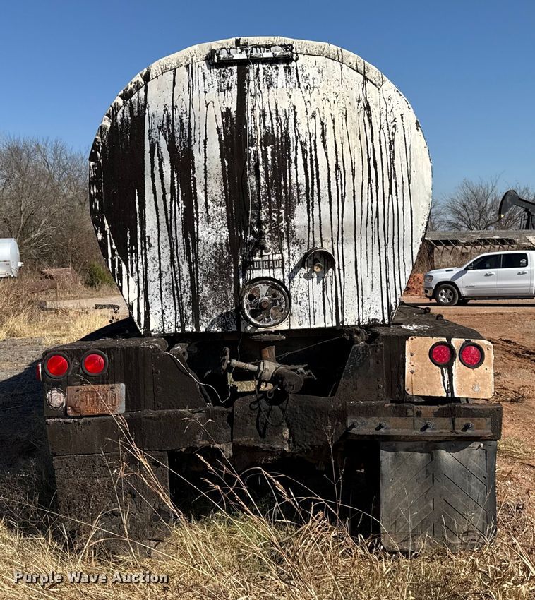image for item EU5420 1970 Fruehauf TEHF2E asphalt trailer