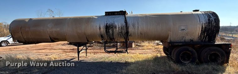 image for item EU5420 1970 Fruehauf TEHF2E asphalt trailer