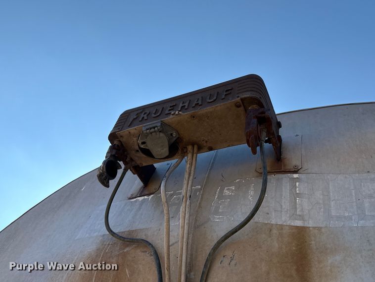 image for item EU5420 1970 Fruehauf TEHF2E asphalt trailer