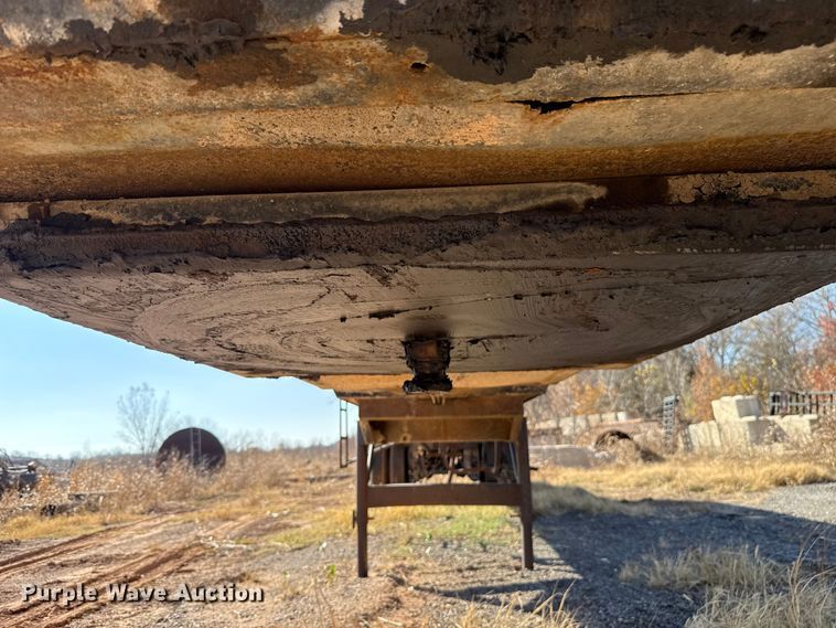 image for item EU5420 1970 Fruehauf TEHF2E asphalt trailer