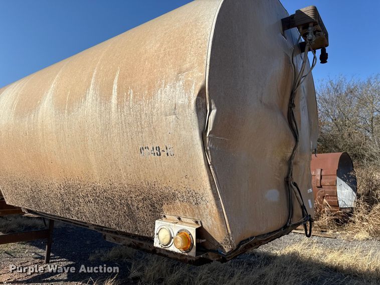 image for item EU5420 1970 Fruehauf TEHF2E asphalt trailer